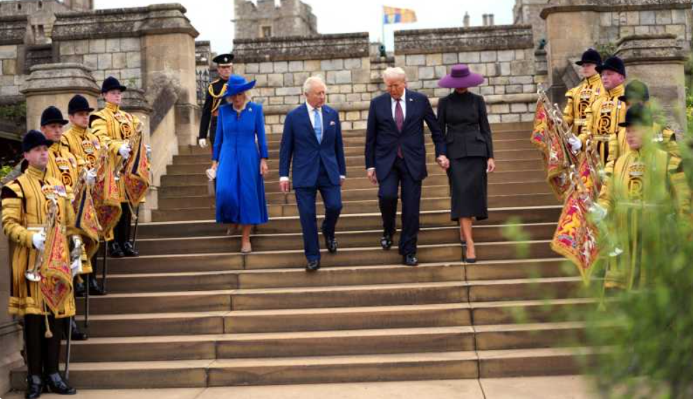  Ce cadouri și-au făcut soții Trump și cuplul regal britanic cu prilejul vizitei la castelul Windsor