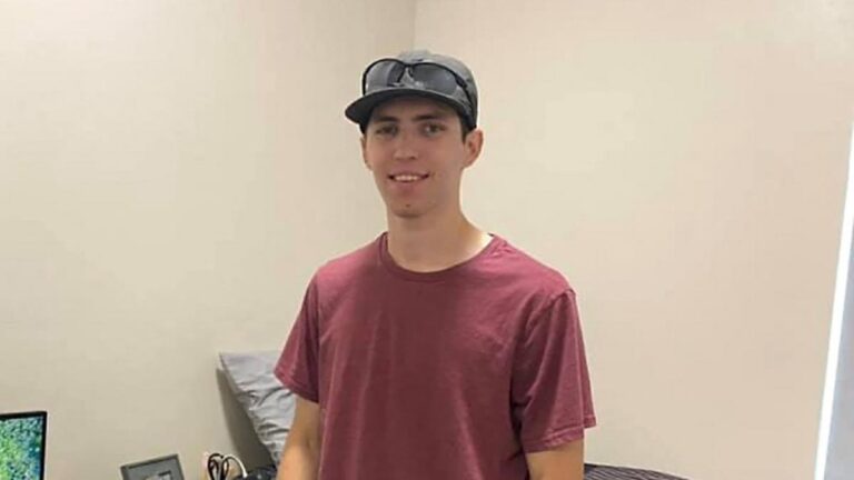 Cine este Tyler Robinson, suspectul în cazul uciderii lui Charlie Kirk? Un tânăr care părea să aibă un viitor strălucit