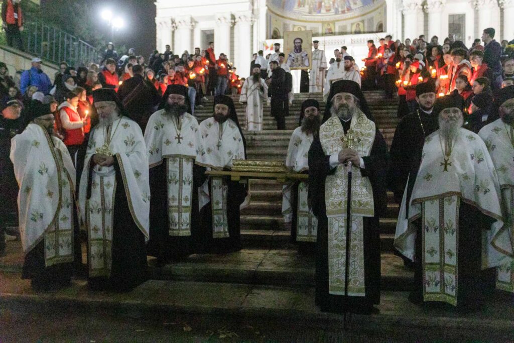  2005-10-11_moastele Sf Grigorie Palama - Foto Silviu Cluci redim_3299