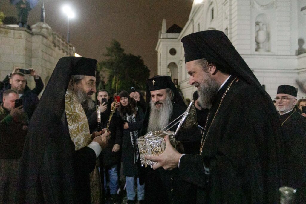  2005-10-11_moastele Sf Grigorie Palama - Foto Silviu Cluci redim_3315