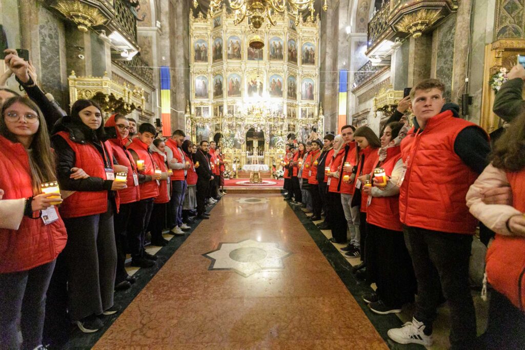  2005-10-11_moastele Sf Grigorie Palama - Foto Silviu Cluci redim_3340