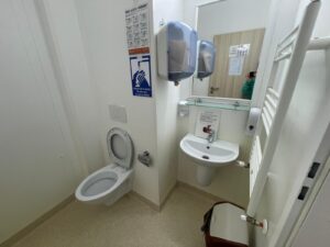 Un cunoscut microbiolog ieșean, ce lucrează în SUA, tranșează situația amplasării chiuvetelor în secțiile ATI: „Nu trebuie să existe”