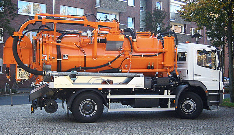 Șase mașini scumpe în curtea ApaVital. Fiecare va costa, în medie, peste 500.000 de euro