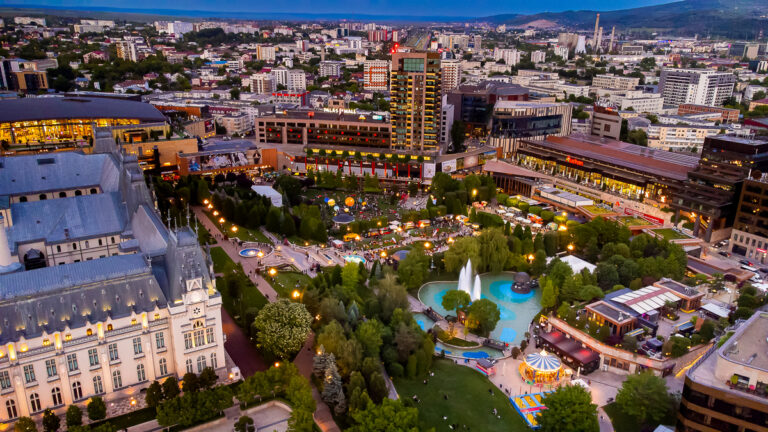 Casa Young Adult din parcul Palas, noutatea FILIT de anul acesta: atelier de storytelling, dezbateri, concert și petrecere K-Pop, plus alte surprize