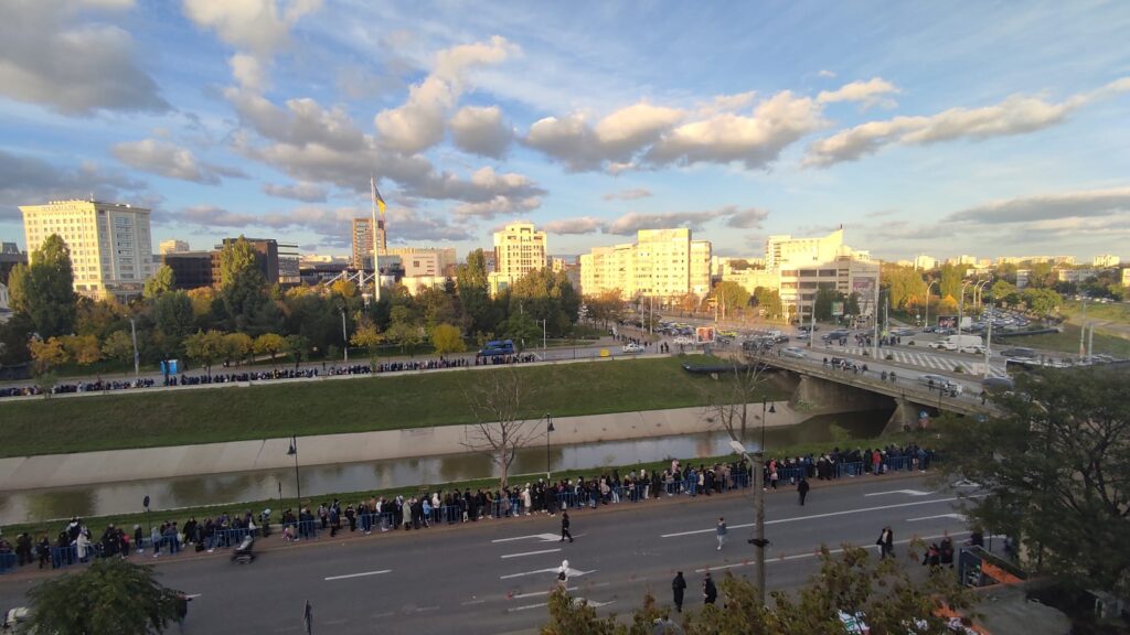  LIVE-TEXT: A trecut weekendul, a scăzut numărul de pelerini la Sfânta Parascheva