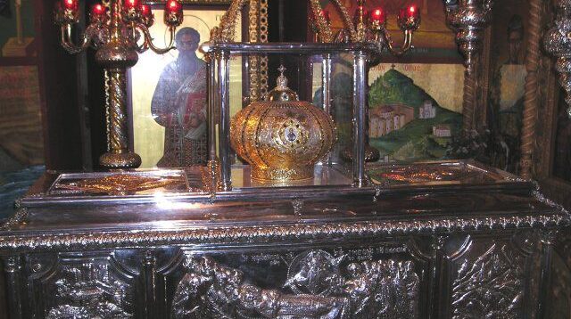 Moaștele Sfântului Grigorie Palama ajung astăzi la Iași. Pelerinii se vor putea închina la doi mari sfinți