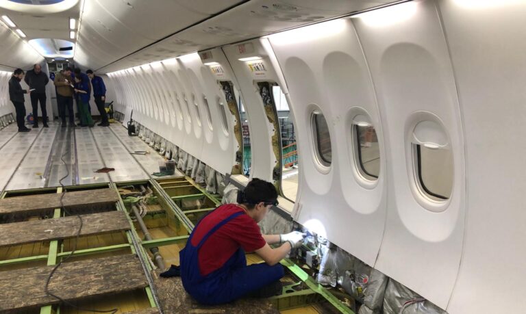 Aerostar Iași face angajări: mecanici, electricieni și electromecanici căutați pentru hangarul de lângă Aeroport