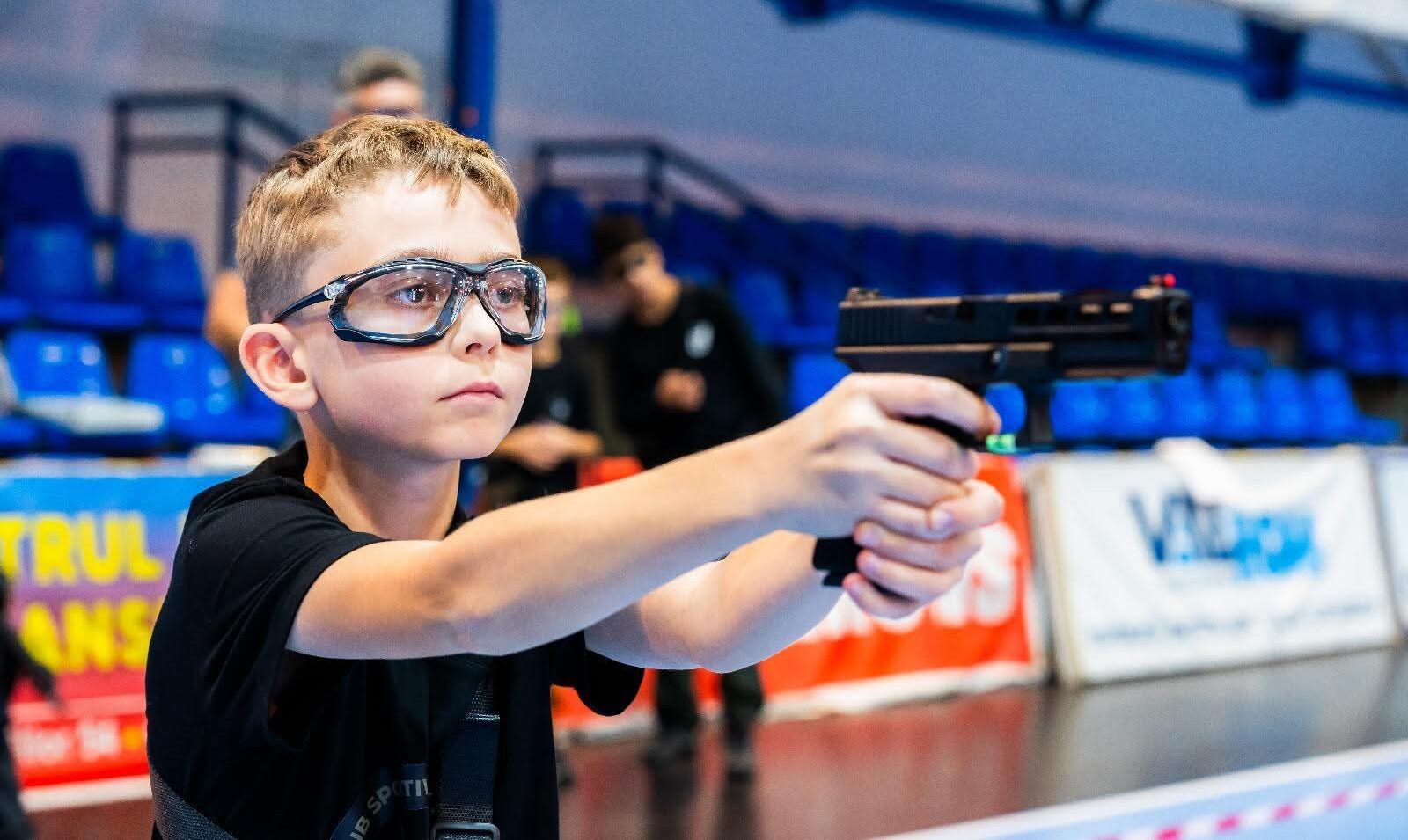 Medalii ieșene la un sport mai puțin cunoscut: airsoft. Cine sunt medaliații