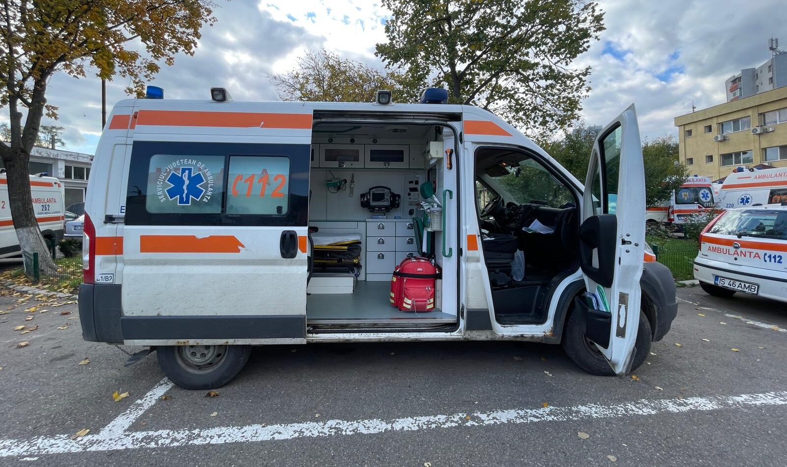730.000 km la bord și 13 ani vechime. Am urcat în cea mai veche mașină de salvare din parcul Ambulanței Iași: cum arată? Este încă funcțională și salvează vieți