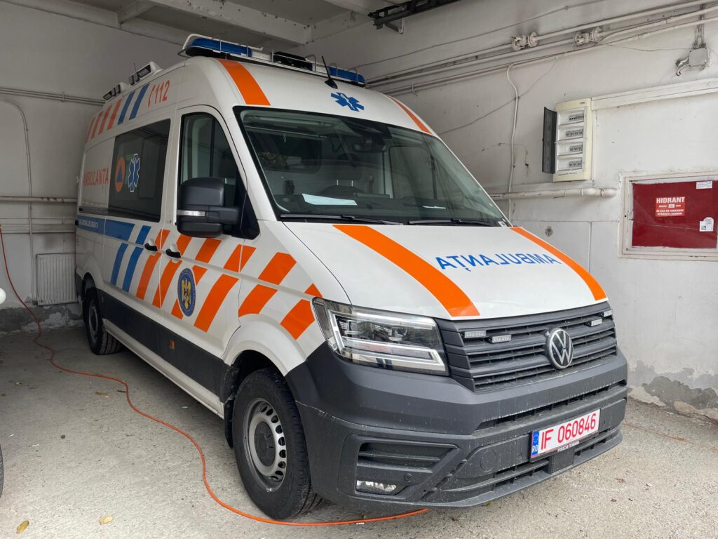  Șanse în plus la viață – SAJ Iași investește 1,66 milioane euro în ambulanțe moderne și defibrilatoare publice. Județul are un deficit de 84 mașini de salvare