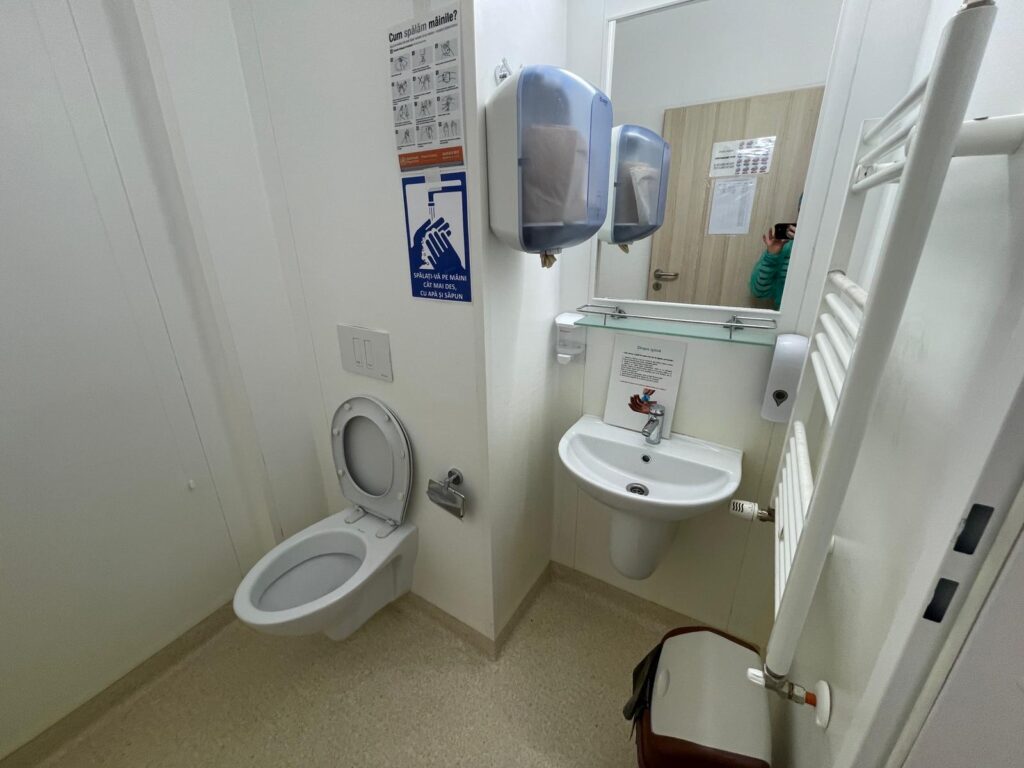  Alexe îi dă dreptate lui Rogobete: sunt prea puține chiuvete la ATI la Spitalul de Copii. „S-au cheltuit 138 milioane de lei. Crede cineva că ar fi fost un capăt de țară să mai montăm încă 12?”