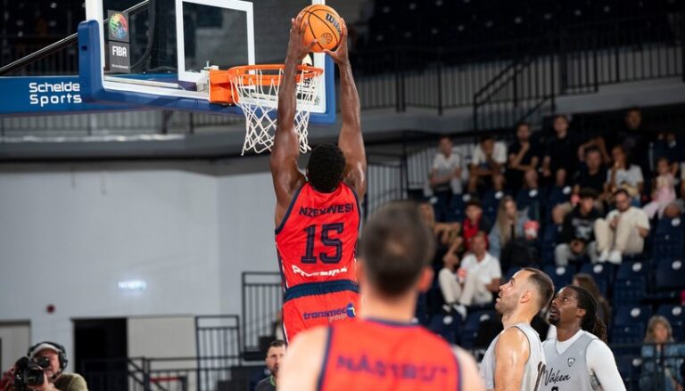 Baschet masculin: Corona Braşov – CSM Oradea, scor 85-90, în grupa C a FIBA Europe Cup