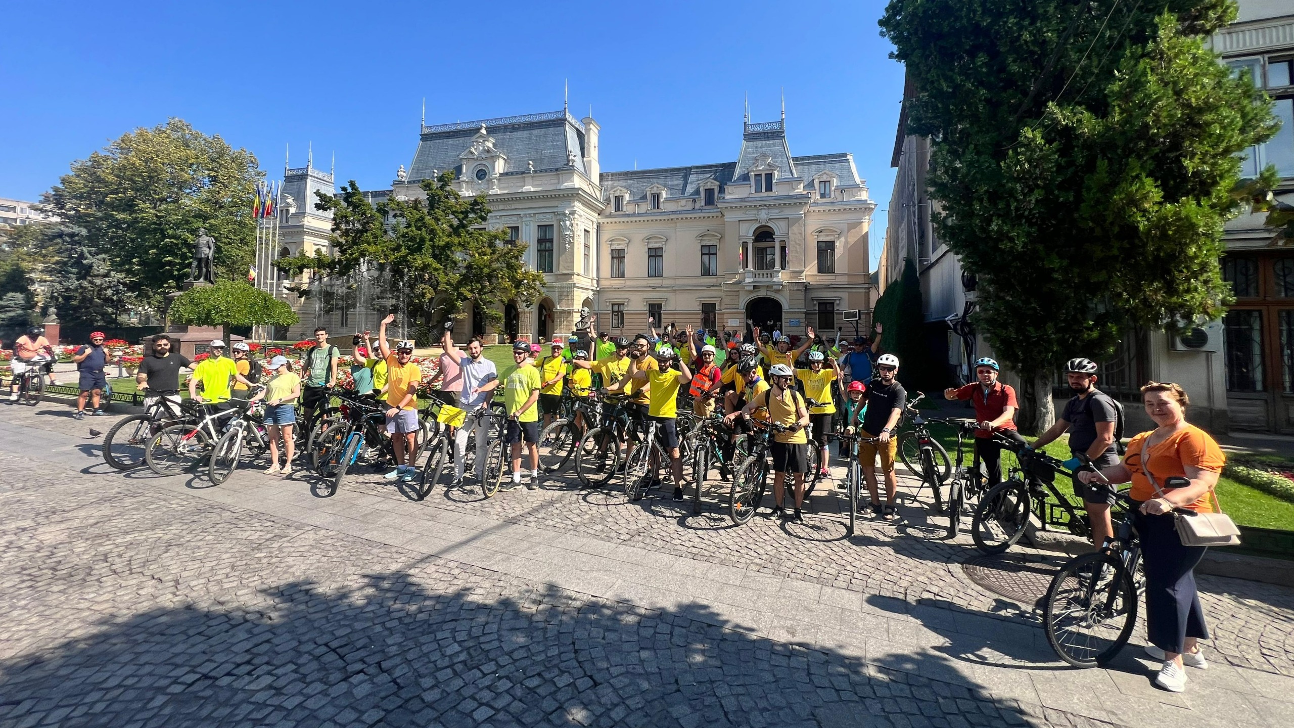 Apel către bicicliștii din Iași! Pedalați pe „pistele oficiale” din statisticile Primăriei Iași, la Masa Critică 2.0