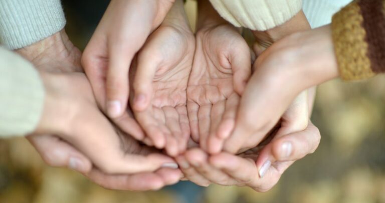 Apel umanitar pentru micuța Miriam. O fetiță de 9 ani din Iași are nevoie urgentă de o intervenție la inimă în Italia