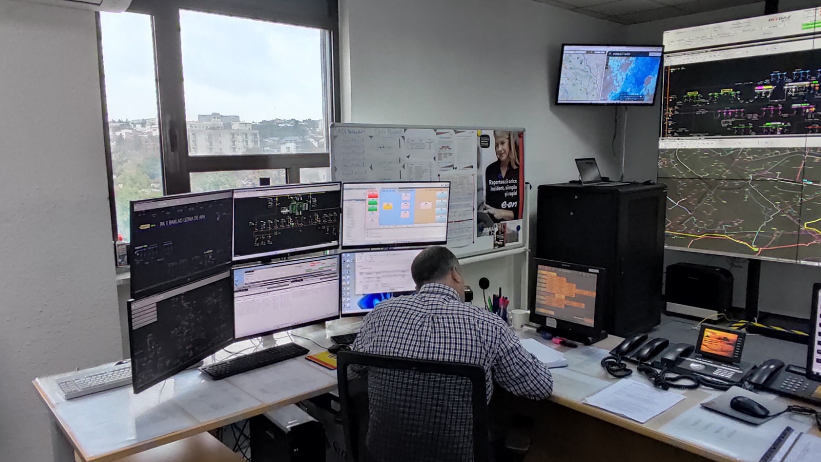De aici tot Iașul poate fi scos din beznă. Reportaj din dispeceratul Delgaz Grid, locul de unde se oprește/repornește furnizarea energiei electrice/VIDEO-FOTO