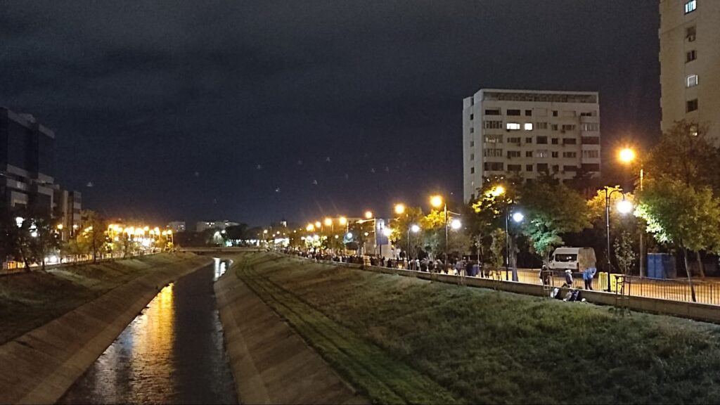  Pelerinajul de la Iași continuă: zeci de mii de oameni la rând pentru Sfânta Parascheva