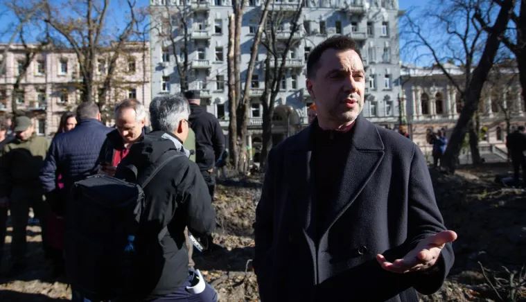 Fost consilier al lui Zelenski, vizat de un mandat internațional de arestare emis de Rusia