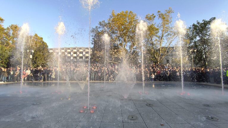 VIDEO | Parcul din fața Teatrului Național, gata de inaugurare: fântână interactivă și gradenă circulară - UPDATE