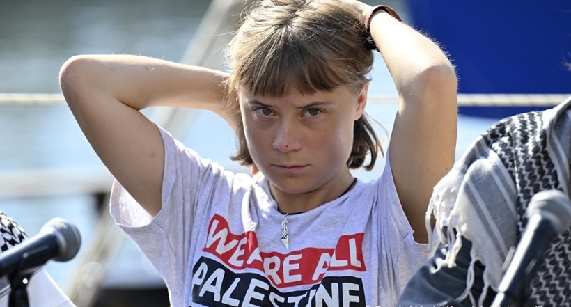  Greta Thunberg spune că este reţinută de Israel într-o celulă infestată cu ploşniţe