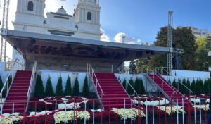 Azi, apogeul Sărbătorilor Iașului: este hramul Sfintei Parascheva. Programul zilei. Slujba centrală de pe Pietonal începe la ora 9 - FOTO