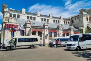 Transport județean public: CJ Iași pierde recursul la Tribunal. Licitația pentru concesionarea celor 92 de trasee din județ rămâne înghețată