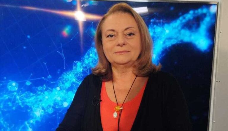 Navigator de pacienţi, meserie recunoscută oficial în România - Victoria Asanache, primul navigator de pacienţi român