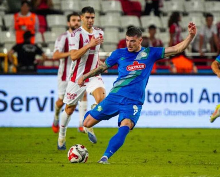 Fotbal: Valentin Mihăilă a marcat un gol de senzație în Turcia, din propria jumătate de teren