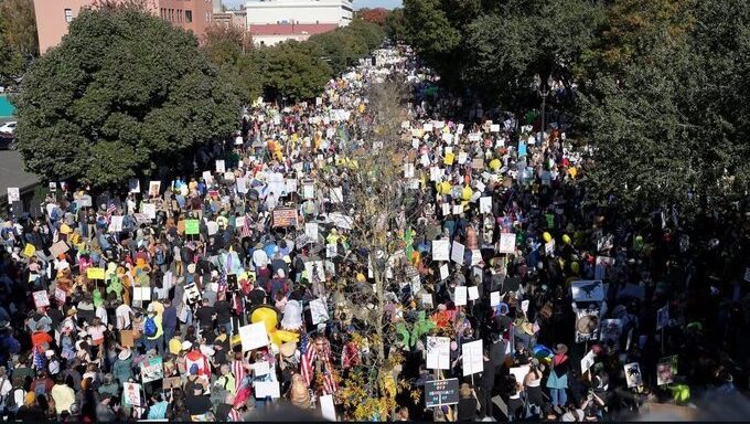 Aproape şapte milioane de persoane au participat la demonstraţiile „No Kings” din SUA, conform organizatorilor