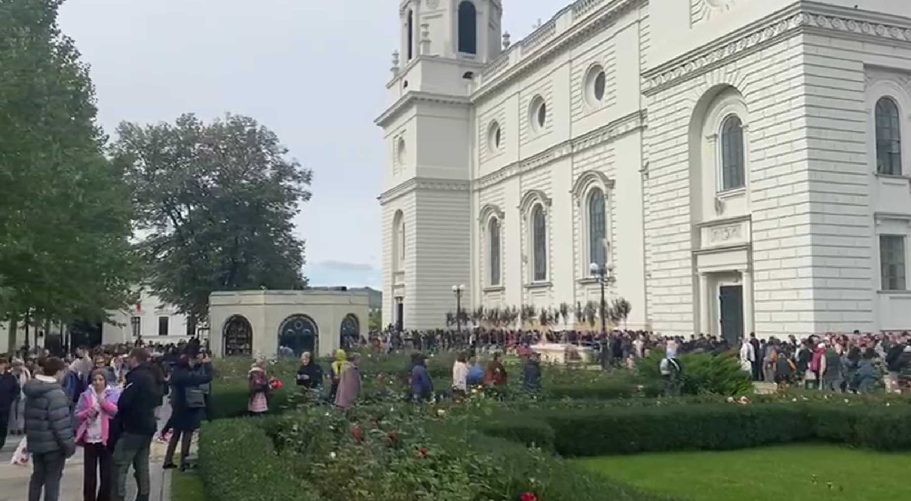 UPDATE FOTO Pelerinajul la Moaștele Sfintei Parascheva a început deja din această duminică, chiar dacă data deschiderii oficiale este 8 octombrie