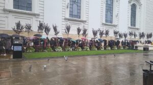 Pelerinajul la Sfânta Parascheva continuă. Peste 200.000 de credincioși au trecut pe la raclă - UPDATE