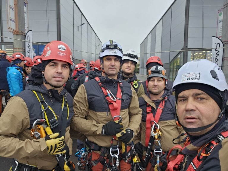 Performanță remarcabilă pentru pompierii alpiniști ieșeni