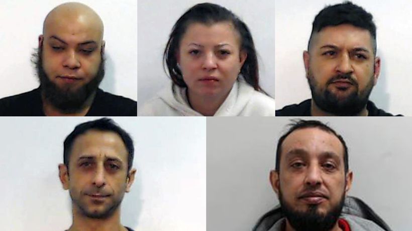 Cinci români au fost condamnaţi la închisoare în Scoţia pentru violarea şi exploatarea sexuală a femeilor vulnerabile într-un caz „deosebit de şocant”