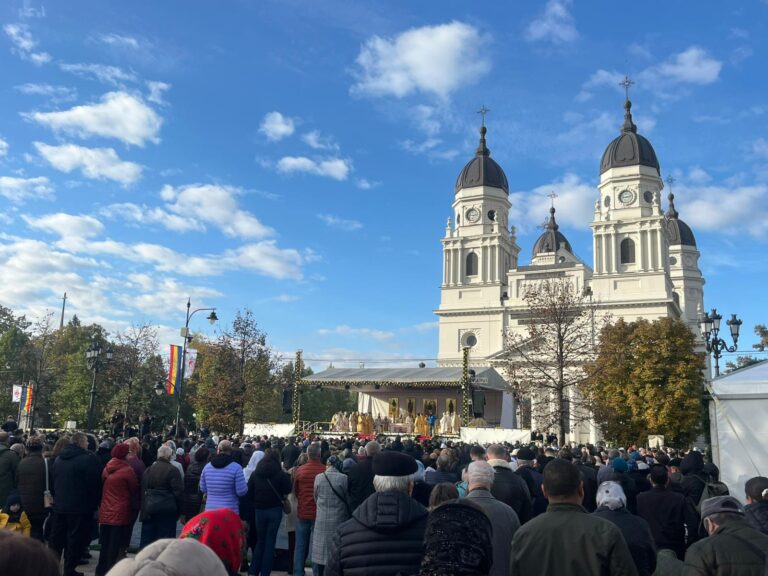 LIVE-TEXT: Punctul culminant al Sărbătorilor Iașului – Hramul Sfintei Parascheva