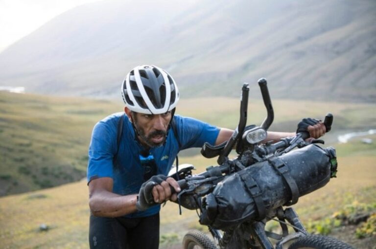 După 50 de zile într-o închisoare rusă, ciclistul Sofiane Sehili s-a întors acasă. El spune că nu a avut parte de rele tratamente