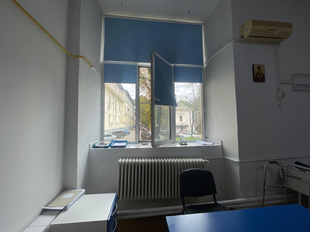 Căldură sufocantă în saloanele Spitalului „Sf. Spiridon” din Iași. „Caloriferele ard și pacienții stau cu geamurile deschise”