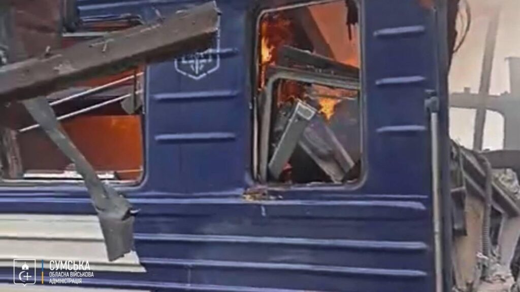  Un tren lovit de „drone ruseşti” în regiunea Sumî, cel puţin „30 de victime” înregistrate