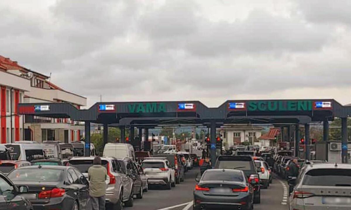 Mașină radiată, drum blocat: un nemțean oprit la graniță cu un autoturism francez