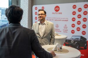 „Dincolo de cifre, finanțarea înseamnă oameni”: Vlad, consultant Auto Big, despre ce face diferența în relația cu clienții