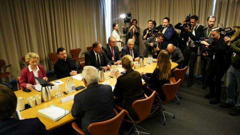 Zelenski: Negocierea păcii cu Rusia trebuie să înceapă de la actuala linie a frontului din Ucraina