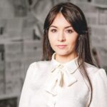 România, țara în care 125 de lei pe card înseamnă „sprijin” și 20.000 de lei pensie înseamnă „merit”