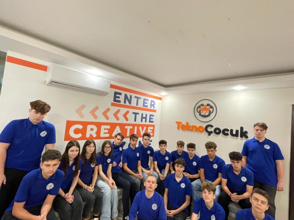  Nou stagiu de pregătire practică la Școala de robotică și informatică  ROBIFEN din  Antalya, Turcia, pentru elevii Liceului Teoretic „Alexandru Ioan Cuza” Iași