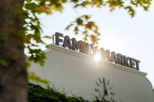 Family Market Tomești - concept de retail dezvoltat de compania IULIUS - își extinde portofoliul de parteneri: Kaufland, Stay Fit Gym, Happy Hop, Kosarom, Agroland, Mado, Flower Boutique și Teo’s Café printre retailerii care vor fi în proiect