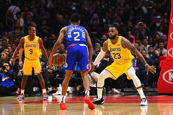 Casa unui star din NBA, prădată de hoţi chiar în timp ce acesta se afla la într-un meci