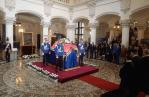 Sicriul cu rămășițele domnitorului Grigore Alexandru Ghyka, depus la Palatul Culturii VIDEO