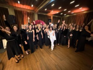 „Pictorița de chipuri” – Make-up artistul ieșean Victoria Terenti și-a lansat propria linie de pensule profesionale