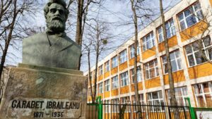 Ambulanțe la Colegiul „Garabet Ibrăileanu” din Iași. Un profesor a suferit un AVC hemoragic