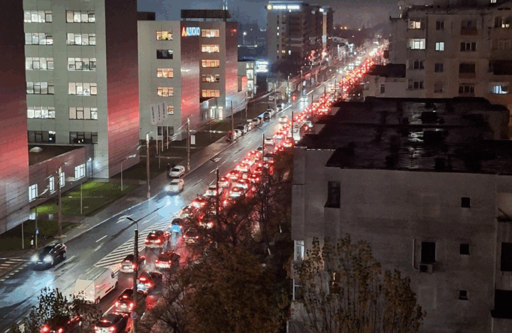  Trafic infernal pe bulevardul Poitiers: 40 de minute de la Siraj până la Poitiers Towers – FOTO