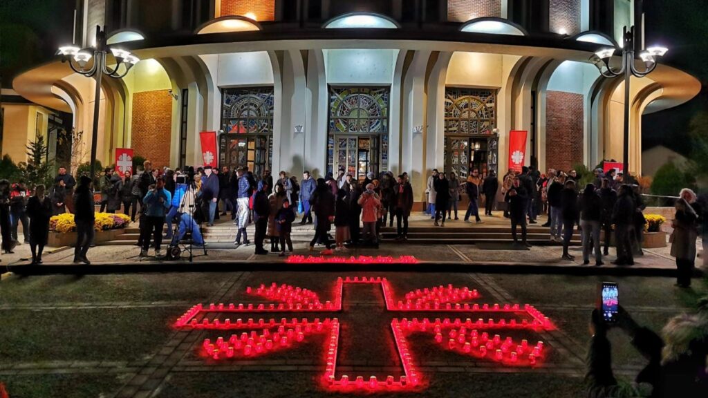  Candelele vor lumina Catedrala Romano-Catolică din Iași, în cadrul campaniei „Un milion de stele”