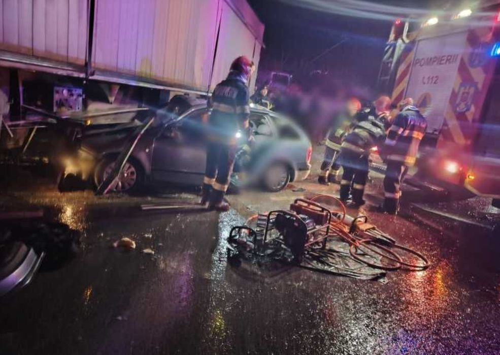 Bacău: Două persoane au murit și două au fost grav rănite în urma unui accident rutier - FOTO/UPDATE