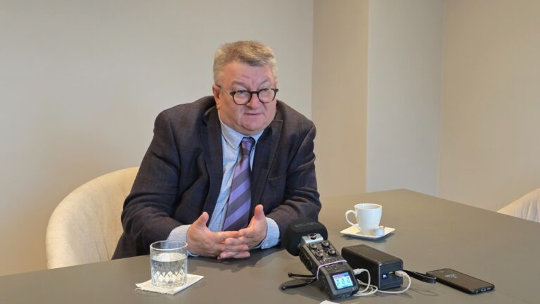 INTERVIU ZdI | Dacă Odesa cade, Iașul nu mai are scut: istoricul Armand Goșu avertizează asupra vulnerabilității Moldovei. „Deci, repet, din armată s-a furat”